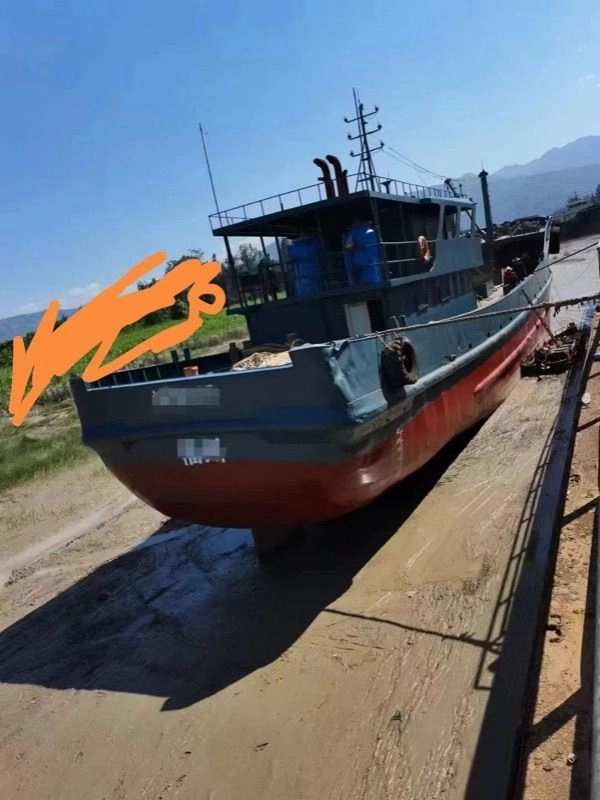 A3119 出售37.95米水船，2017年建造 ，ZC证书齐全！主机康明斯型号k38，保养好了，船的质量非常完美！直接船东！ (2)