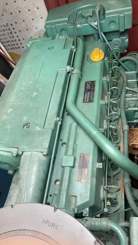 A3535 出售26米退役公务艇，宽4.8米，深2.2米，沃尔沃双机195kw两台，机器嘎嘎新，保养好，明盘30万，福建看船。 (8)