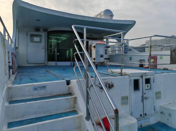A4333 出售沿海98客位高速客船一艘，长31.55米，宽7.6米，2006年建造ccs证书，一共两层，主机潍柴wb618  275kw两台，奥玛明盘55万 (9)