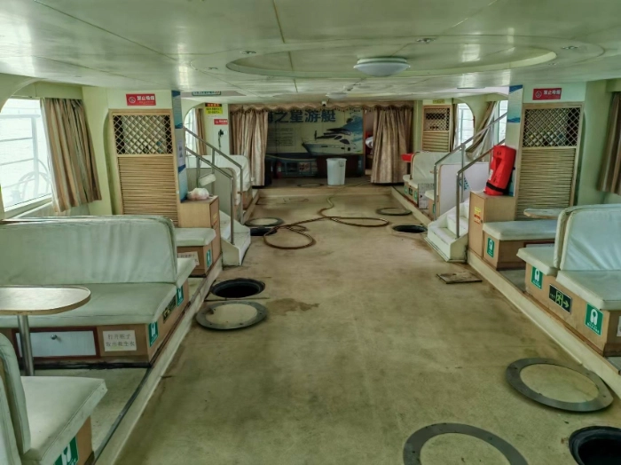 A4333 出售沿海98客位高速客船一艘，长31.55米，宽7.6米，2006年建造ccs证书，一共两层，主机潍柴wb618  275kw两台，奥玛明盘55万 (10)