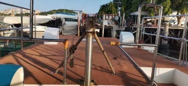 A2819 出售11米铝合金海上拖伞船一艘，2021年建造，游艇第四类ZC证书，柴油底轴机器，上柴D683  259kw主机一台，航速27节，船况漂亮！ (5)