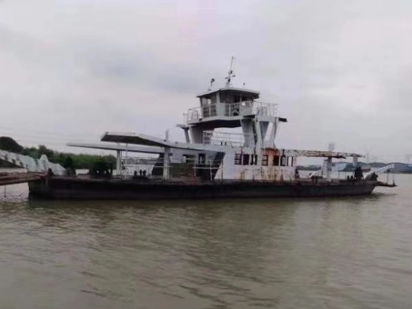 求购沿海航速车渡船一艘，要求带证书，12米宽。