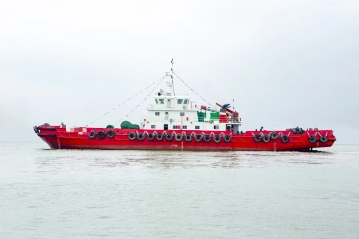 A4085 出售8000匹，55.8米近海航区拖轮一艘，总长，55.80米，船长51.22米，满载水线长51.42米，船宽	14.20米，型深6.2米，2022年建造，zc证书，可用于近海航区，海上交通，拖轮，供应船，或者国外项目。