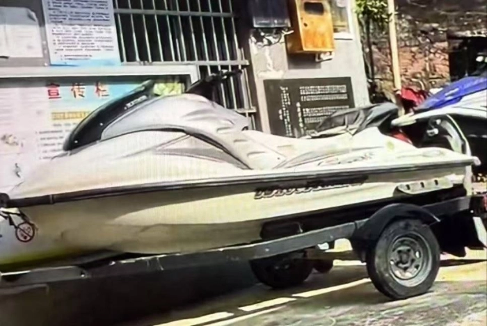 A4263 出售雅马哈GP1200经典摩托艇，状态精神，价格便宜，奥玛明盘1.8万 (2)