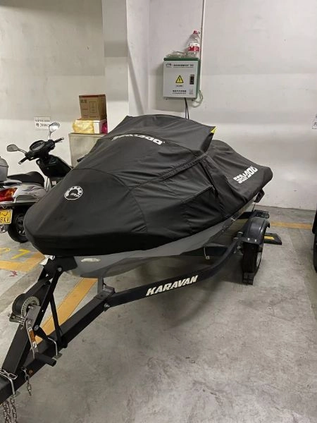 A2858 出售2018年庞巴迪gtx300 limited，纯淡水52小时，带拖车。 (3)
