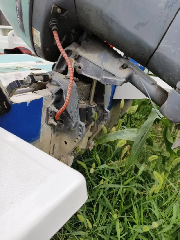 A4547 出售6.3米玻璃钢钓鱼艇，配雅马哈60匹，四冲，表显用时1700小时，韩国液压方向，内置120升油箱。 (4)