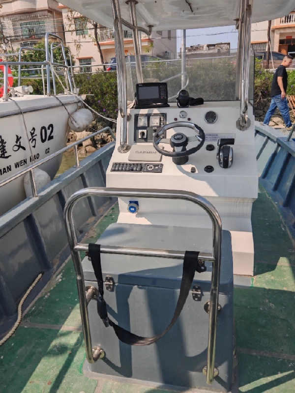 A4322 出售珠海飞驰玻璃钢钓鱼艇，长9.28米 宽2.4米，2024年9月建造，水星300机器，机器100小时，ccs四类，带雷达和夜航，准新艇，全网明盘18万，低价处理！ (9)