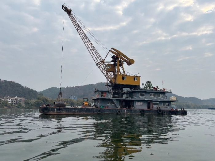 A4555 內河工程船抓斗船 2019年 潍柴主机185匹双机 抓斗8立方 长41.6米宽14.12米 ZC证书齐全！