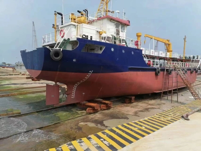 A4369 出售512吨沿海油船一艘，2011年船，长43.3米，宽7.5米，型深3.8米，ccs证书齐全，刚刚保养完，这是一艘抢手货，手慢无！ (5)