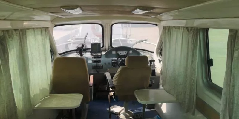 A3339 出售巡逻交通艇，太阳鸟产，长7.80米，宽2.35米，配雅马哈127马力舷内外柴油机，最高航速30km/小时，适合水上观光、垂钓、摆渡交通船等用途，无证。 (9)