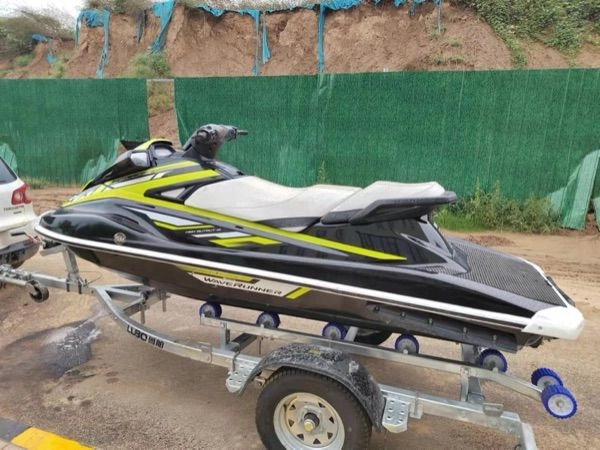 #M31  出售vx1100摩托艇，仅使用202小时，艇况一流！