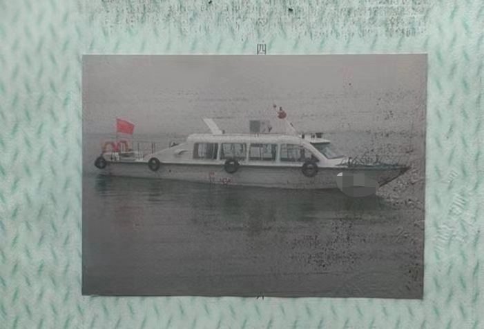 A3135 13米太阳鸟内河交通艇，康明斯150马力柴油主机，zc证书齐全，10万不到！（湖北看船） (2)