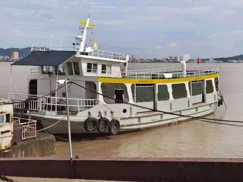 A3260 出售内河24米客渡船一艘，7.3米宽，2.3米型深，6135主机150马力，2010年建造，zc船检，福建看船。