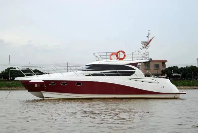 A3958 2012年ccs4类飞桥运动艇，11.55长4.27宽，水星柴油双机220，配发电机！使用300小时，中式风格保养很好