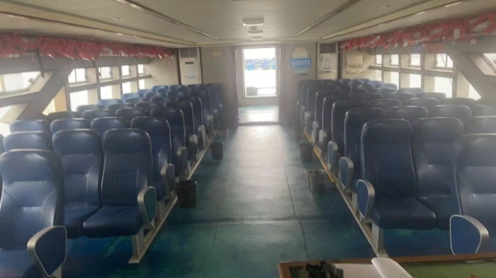 A4256 出售沿海普通客船一艘， 航行区域，沿海航区，建造完工日期	2011年11月09日，船长__	19.80	m	船宽	6.00 m，主机WP12C500 368.00千瓦两台，ccs证书，奥玛明盘45万 (3)