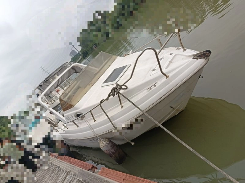 A3134 出售沿海小交通船，7.5长，2.3米宽，带卧舱，铃木140挂机，200小时左右，是ccs证书，全国落户，广东看船。