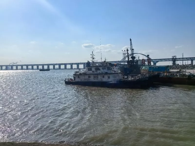 A3938 出售近海航区双体钢制交通船，长27.6米，宽，9.6米深，3.2米，2017建造，主机600kw两台，ccs证书，全国落户，奥玛明盘330w (2)