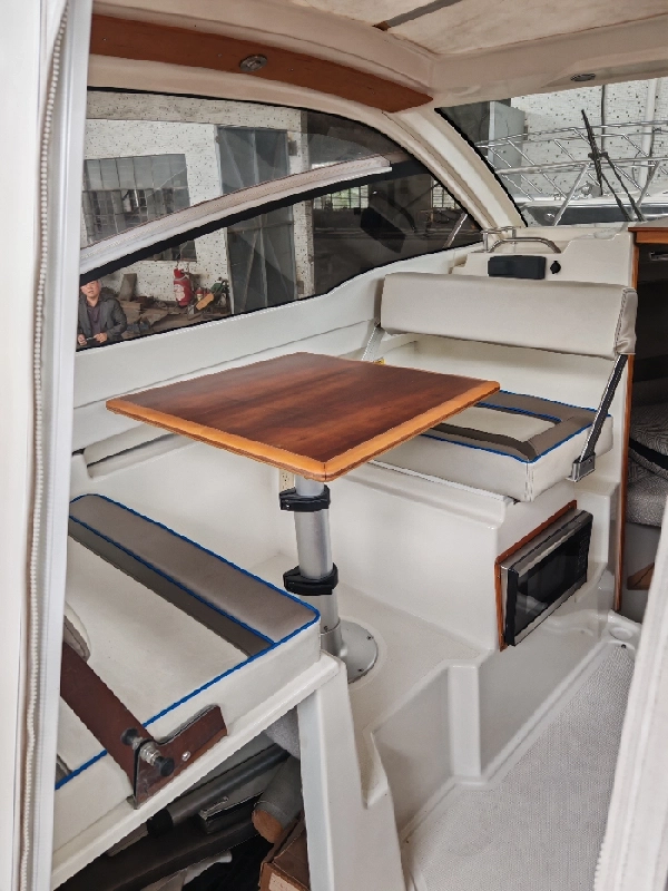 A4346 美国原装进口卡沃特 8.8米小游艇，全新没有下水带整套进口手续，总长8.8m船宽 2.6m吃水 0.76m，排水量: 2223kg净空高 3.0m油箱 439L淡水箱 114L污水箱 42L，所有进口手续齐全，已完税，骨折价处理。 (8)