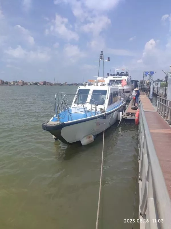 A3679 沿海玻璃钢交通船，长10.65米宽3米，型深1.6米，雅马哈双机四冲200挂机，2017年建造，ccs证书，12客位，全国落户。 (4)