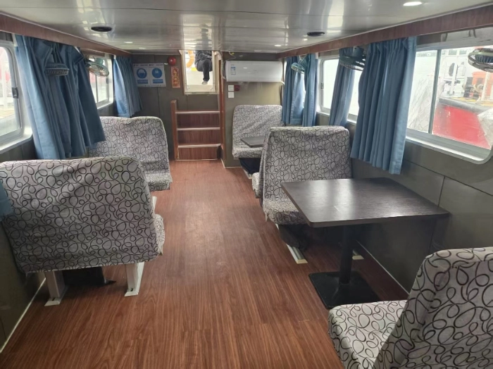 A4265 沿海交通船 三类航区 2015年建造 现船况良好 配潍柴374匹 航速18节 CCS证证书三类航区 12客位 配员只需一个驾驶员 有空调 独立卫生间！船长17米宽3.6米 (7)