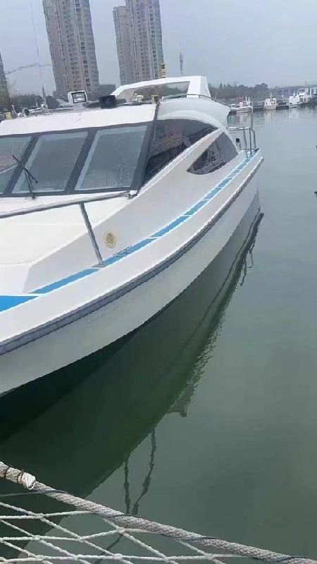 A4326 内河29尺豪华游艇， 带ktv 睡仓 太阳能发电  ZC船检手续齐全 正常过户，200匹雅马哈，使用106小时。船上有KTV包间，铺设地板，翻毛皮吊顶，自动天窗，一组皮沙发。一个独立睡舱可休息。前后共两个水仓可养鱼或储物。驾驶系统该有的都有，另外花3万多装了太阳能发电系统，平时开空调、做饭、唱K都不耗油，经济环保。船上还有冰箱、微波炉、壁挂空调。全网明盘15万 (4)