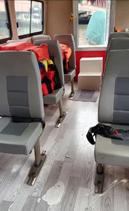 A4153 出售15年6.8米沿海交通艇，CCS快艇证书，三证齐全，准乘12人，雅马哈100马力，15节，机器使用两百多小时，定期保养维护，天津看船。 (3)