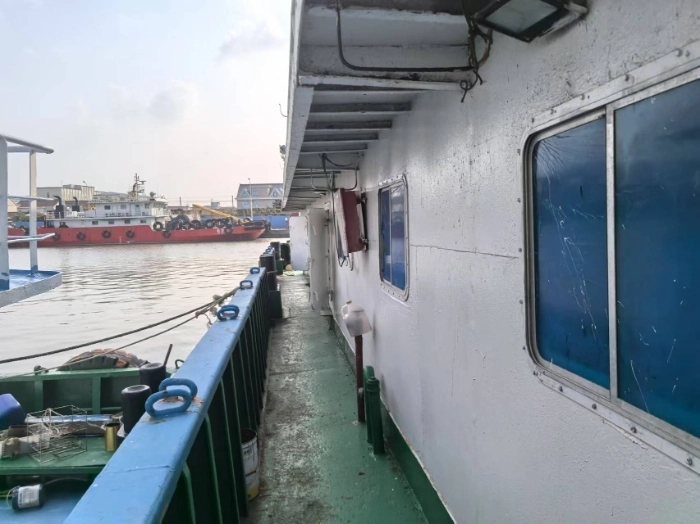 A4126 出售2400马力沿海拋锚船一条，造完工日期2002-10-10船体部分总长 43.00	船长	41.00 m	满载水线长 41.60m船宽 11.50	型深2.90，奥玛明盘210万 (6)