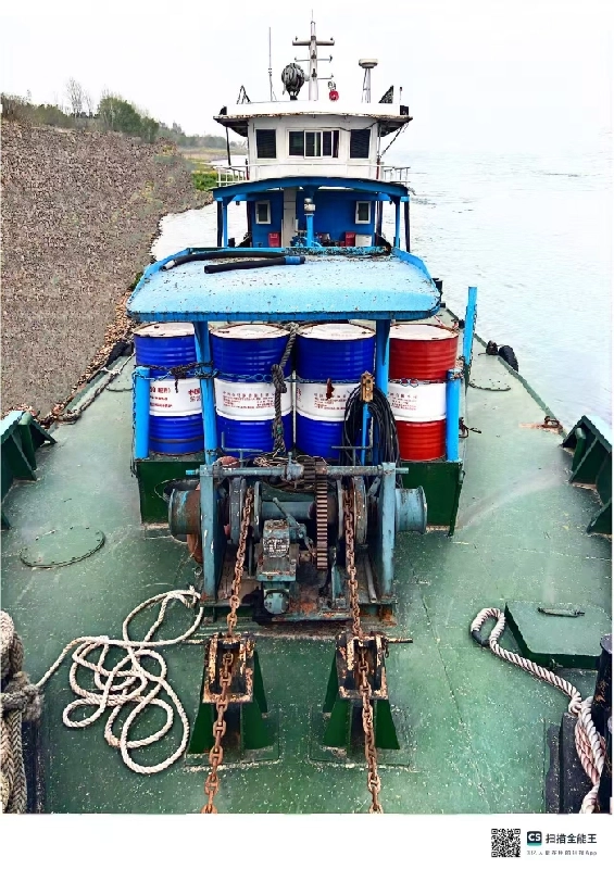 A4552 出售二手双底双壳150吨加油船：
船长32米，船宽6.4米，型深2米，2010年建造，证书载货量157吨，囤柴油。证书齐全有效，支持过户，随时可以勘验船舶。 (2)