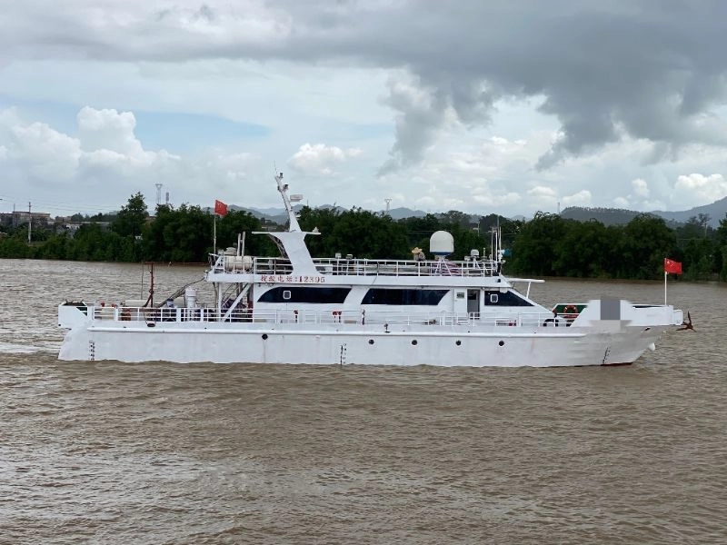 A3782 出售钢质钓鱼艇，长28米，宽5.37米，2019年建造，二类航区，斯太尔两台共900匹 跑14节 12个床位 FIWI 船尾吊机 等设备齐全 燃油和淡水的舱容量各十吨 冰仓七吨 大优惠岀让 全网明盘133万！