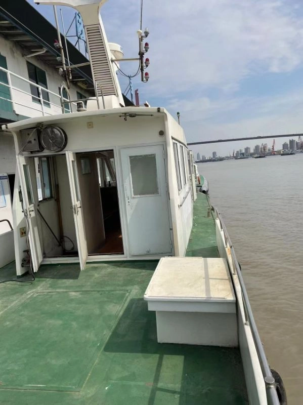 A3067 退役交通船长二十米，宽四点一米，深二点一米，主机两台沃尔沃550马力，一共1100马力。 (3)