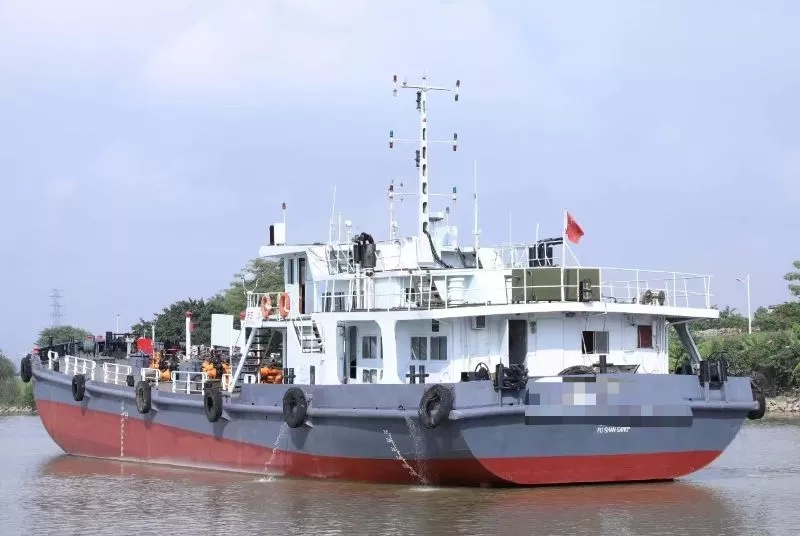 A3758 出售内河570吨油船，主机6160  370马力两台，1998年建造，ccs证书，全部检验好，随时开航，
全网明盘报价98万！ (2)