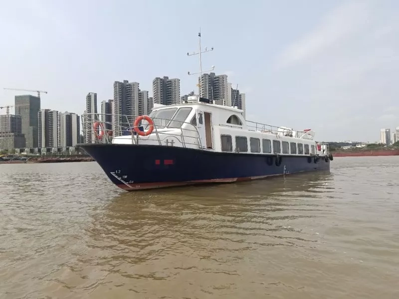 A3254 26米沿海交通船，4.5米宽，玻璃钢材质，12人客位，一个驾驶员就可以开，航速23节，ccs证书全国落户，潍柴400马力两台，2010建造，船况漂亮。广东看船。
