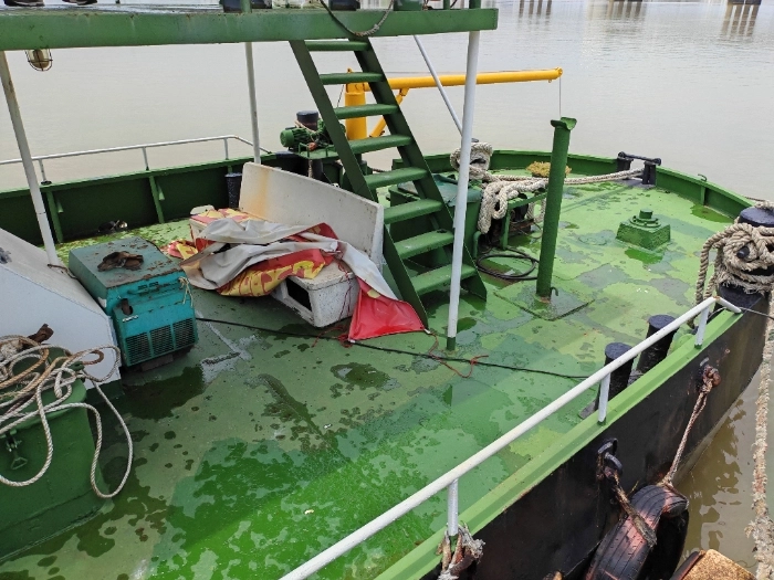 A4061 沿海航区拖轮 CCS证书齐全 2023年翻新好 整体船保养极好即可开工 船总长26米宽5.8米型深2.7米奥玛明盘68万 (3)