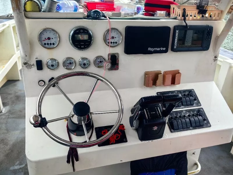A3940 海狐35尺铝合金钓鱼艇，长10.67米，宽，3.2米，ccs4类，2019年建造，机器1500小时，带鱼探，奥玛明盘29.8万 (2)