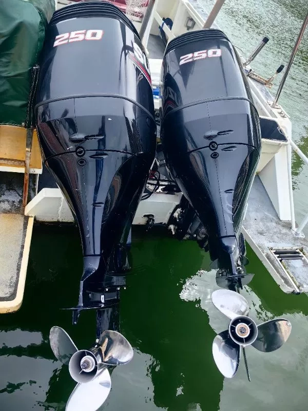 A3940 海狐35尺铝合金钓鱼艇，长10.67米，宽，3.2米，ccs4类，2019年建造，机器1500小时，带鱼探，奥玛明盘29.8万 (4)