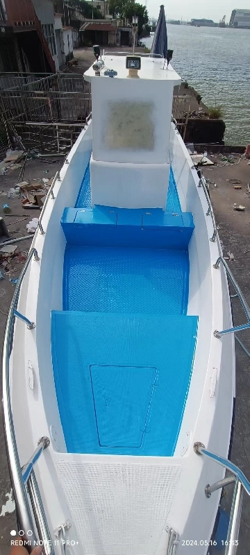 A4425 出售中山大飞洋8.98米钓鱼艇一艘，宽2.37米，深1.35米，2014年建造，铃木175双机，机器全新，ccs四类，现在船东要求卖19.5万，广东中山看船。 (6)