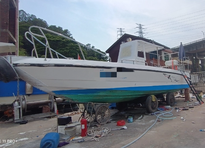 A4425 出售中山大飞洋8.98米钓鱼艇一艘，宽2.37米，深1.35米，2014年建造，铃木175双机，机器全新，ccs四类，现在船东要求卖19.5万，广东中山看船。 (7)