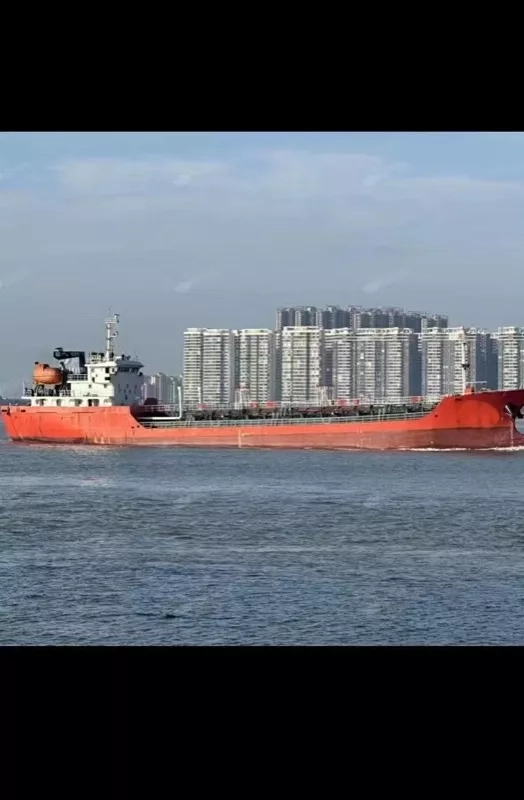 A3930 2007年双底双壳2050吨极品化学品船 总长81.65米，宽12米，质量非常好，手续齐全，不用保养可直接出口，福建看船！