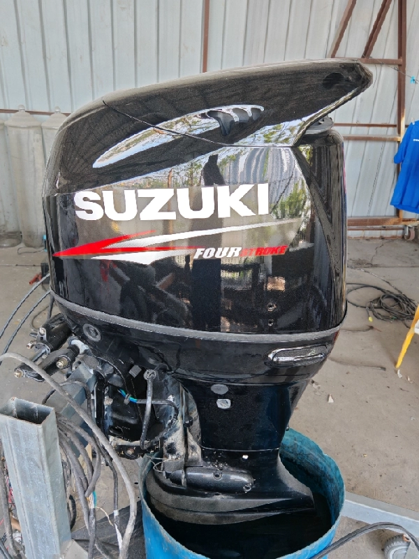 A4101 铃木115四冲挂机，200小时不到的机器，全套！