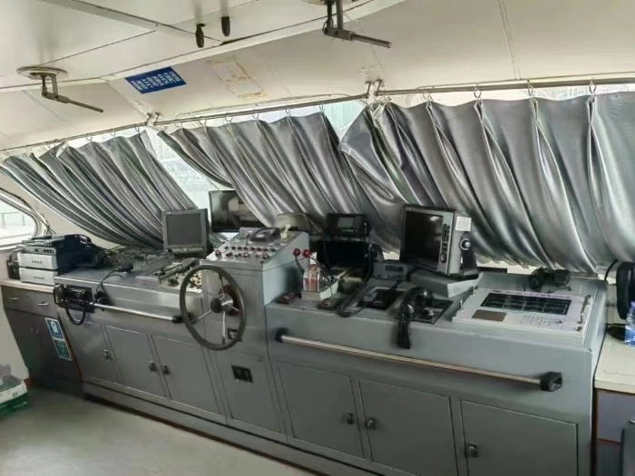 A4133 出去沿海钢质客船一艘，
建成日期:2003-12-18 船舶种类:普通客船	船舶材质:钢质
总长:32.00米	型宽:6.50 米	型深:2.85 米	
总吨:199	净吨:99	航区:沿海
机种类:内燃机	主机数目:2	总功率:400.00千瓦	
载客定额:73人 (3)
