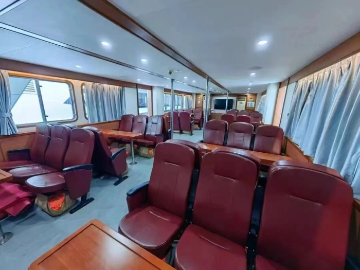 A4133 出去沿海钢质客船一艘，
建成日期:2003-12-18 船舶种类:普通客船	船舶材质:钢质
总长:32.00米	型宽:6.50 米	型深:2.85 米	
总吨:199	净吨:99	航区:沿海
机种类:内燃机	主机数目:2	总功率:400.00千瓦	
载客定额:73人 (5)