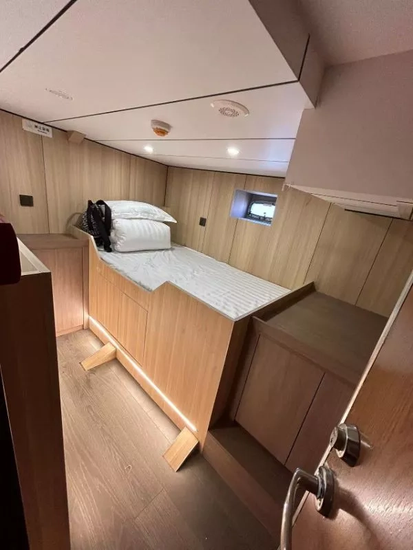 A3481 出售 30米全铝合金钓鱼艇， 宽6米，油箱10吨，淡水8吨，6个房间，20个床铺，CCS二类证书，全国落户，带制淡，带制冰机，鱼探 声纳 陀螺仪，2023年下水，海南看船！ (5)