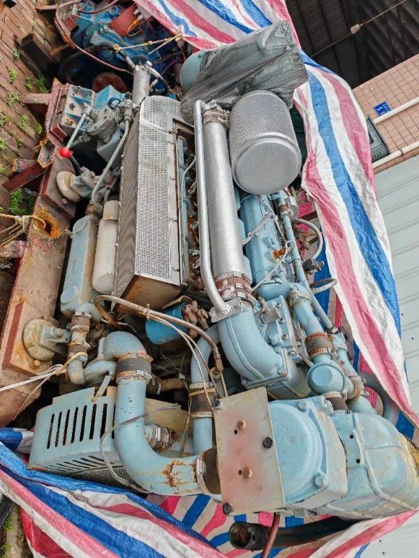 A3808 出售潍柴道尔兹439马力2100转，v8主机带航齿300，3：1齿轮箱，主机两台带齿轮箱两个，打包出售，明盘3.8万