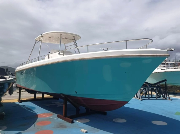 A4431 出售10艘10.37米潍柴动力250匹配表面浆钓鱼艇，宽3.4米，型深1.65米，吃水0.6米，额定乘员12人，航速25-30节左右，2020年建造，全新还没下水，带图纸，新造58万