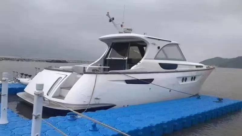 A3748 出售50尺豪华游艇，豪华装修，沃尔沃575马力主机两台，价格给力，明盘36万 带图纸，不带证