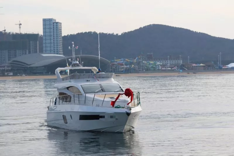 A3429 出售60尺游艇一艘，艇	长L	18.33m	艇	宽B	4.71m	型	深D	2.64m	，2022年，玉柴450双机，zc证书齐全，山东看船。 (4)