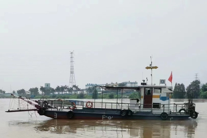 A4087 打包出售三条内河B级客渡船，长14米，宽3.5.米，ccs证书，2003年船龄，三条一共打包卖16万。 (3)