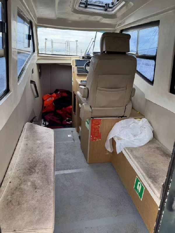 A4048 出售43尺，ccs三类钓鱼艇，主机铃木300挂机两台，使用800小时，建造完工日期	2021年12月13日艇长	14.26艇宽2.91，保养到位，证件齐全，全国落户，刚船检花了两万块，整船花好几万块整备，现在船东想50万处理！ (6)