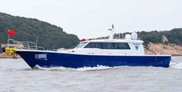 A4243 出售二类钓鱼艇，性价比之王！
游艇类别	二类 建造完工日期	2022年07月22日，艇长 19.80	m-艇宽 4.60	型深 2.00m，本艇抗风等级为蒲氏8 航行限制于距岸不超过200海里，乘员定额12人游艇，沃尔沃D1181-4 NP 533kw 两台共1450马力，齿轮箱:ZF305-3A，整船保养非常好，现特惠价格出售，明盘190万。