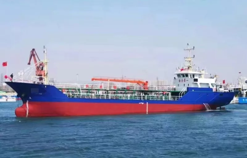 A3860 沿海1000吨交通部运力油船 2019年12月CCS证书船检主机潍柴CW6200/612千瓦，航速12节
参考载货量：880t（证书做小）沿海 A1+A2
双底双壳，带锅炉、起重设备，船况质量非常好。天津一带看船